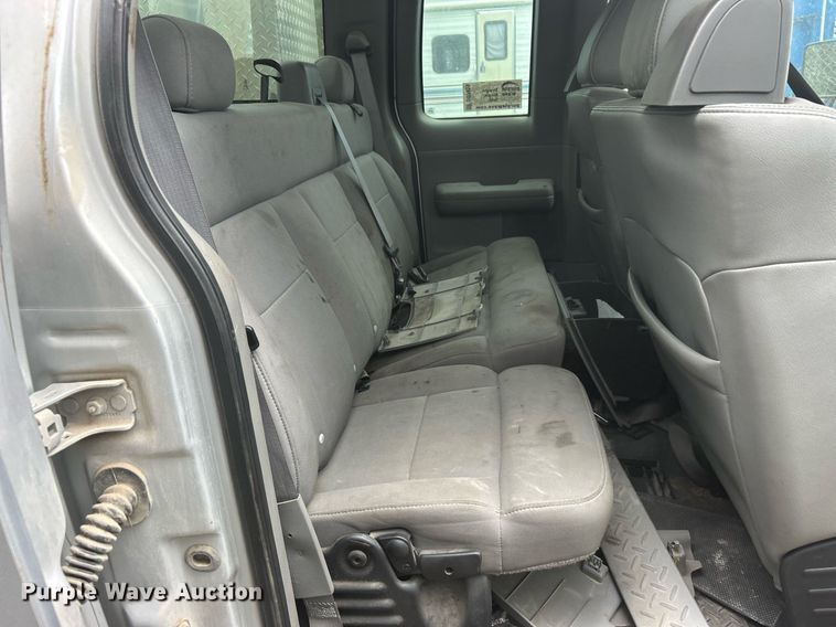 image for item DO7459 2004 Ford F150 SuperCab pickup truck