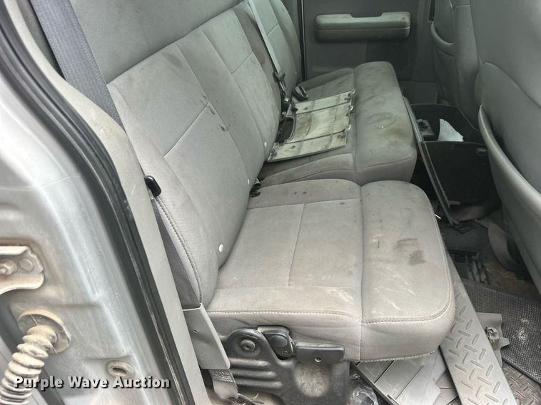 image for item DO7459 2004 Ford F150 SuperCab pickup truck