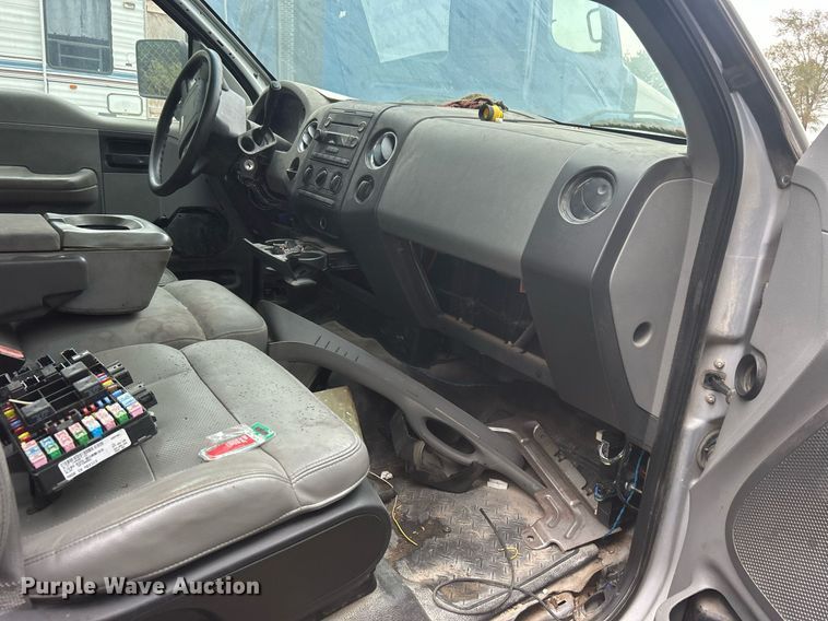 image for item DO7459 2004 Ford F150 SuperCab pickup truck