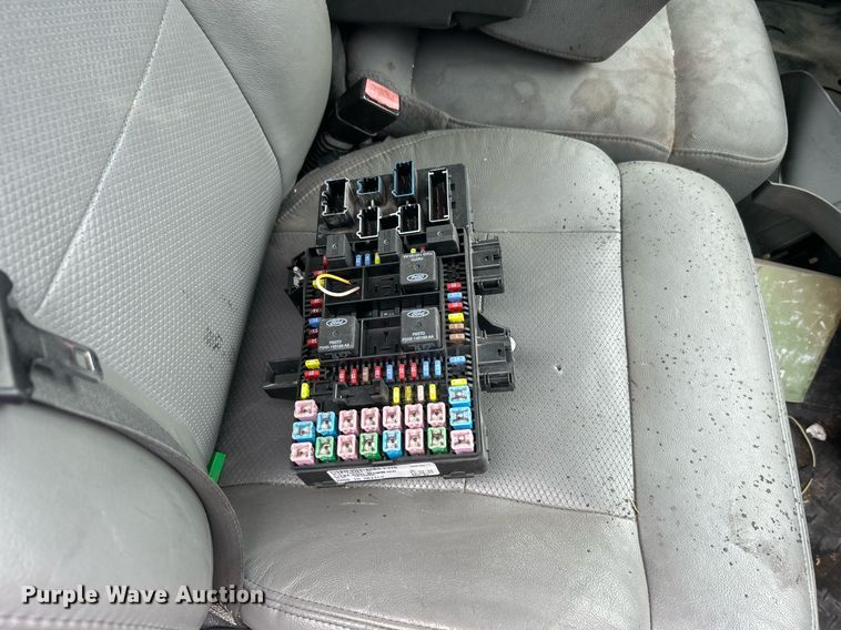 image for item DO7459 2004 Ford F150 SuperCab pickup truck