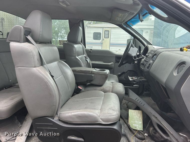 image for item DO7459 2004 Ford F150 SuperCab pickup truck