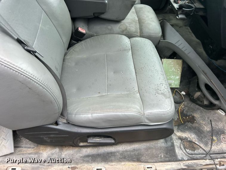 image for item DO7459 2004 Ford F150 SuperCab pickup truck