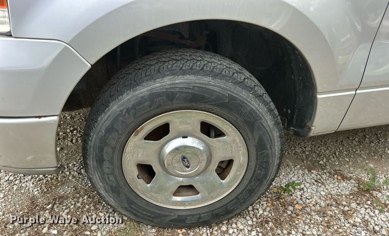 image for item DO7459 2004 Ford F150 SuperCab pickup truck