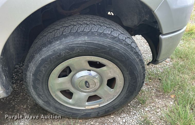 image for item DO7459 2004 Ford F150 SuperCab pickup truck