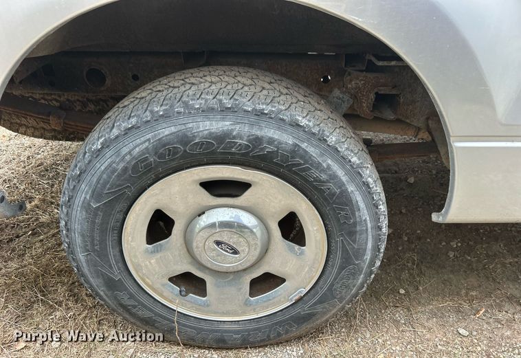 image for item DO7459 2004 Ford F150 SuperCab pickup truck