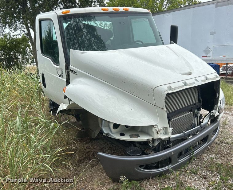 image for item DO7462 2022 International  MV607 truck cab and chassis