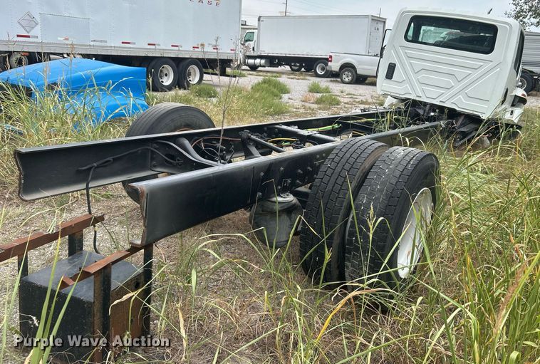 image for item DO7462 2022 International  MV607 truck cab and chassis