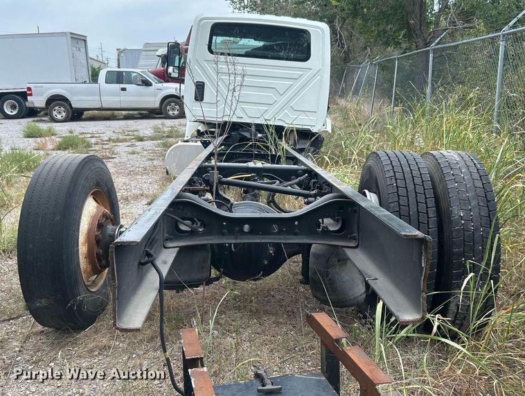 image for item DO7462 2022 International  MV607 truck cab and chassis