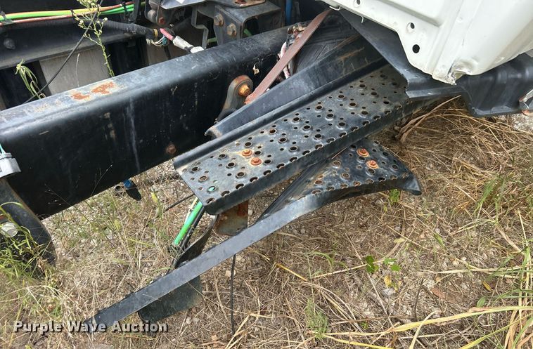 image for item DO7462 2022 International  MV607 truck cab and chassis