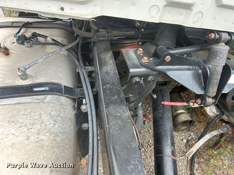 image for item DO7462 2022 International  MV607 truck cab and chassis