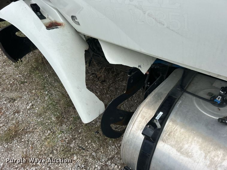 image for item DO7462 2022 International  MV607 truck cab and chassis