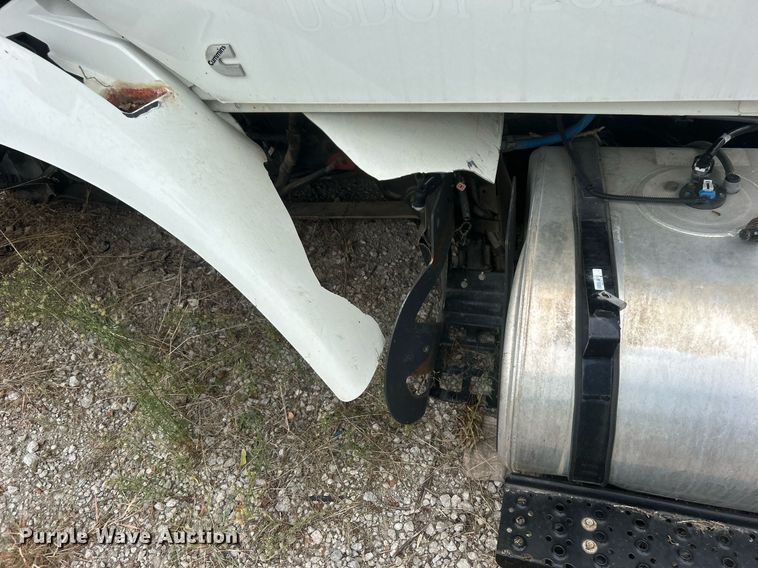 image for item DO7462 2022 International  MV607 truck cab and chassis