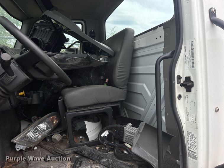 image for item DO7462 2022 International  MV607 truck cab and chassis