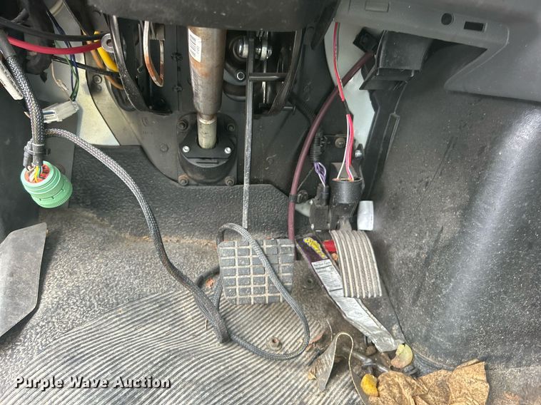 image for item DO7462 2022 International  MV607 truck cab and chassis