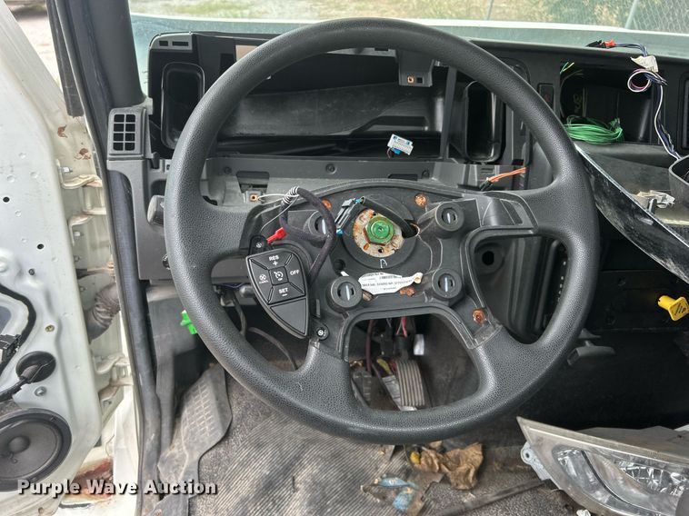 image for item DO7462 2022 International  MV607 truck cab and chassis