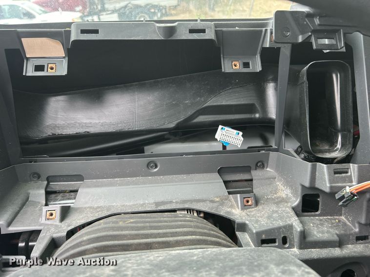 image for item DO7462 2022 International  MV607 truck cab and chassis