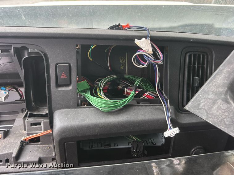 image for item DO7462 2022 International  MV607 truck cab and chassis