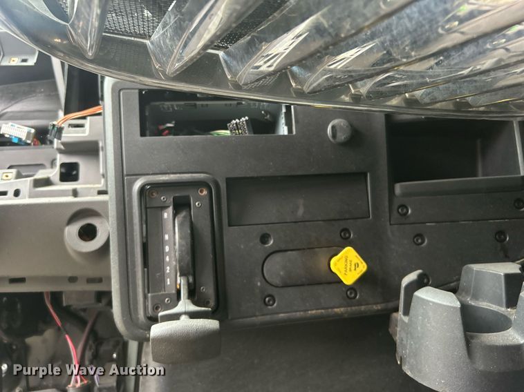 image for item DO7462 2022 International  MV607 truck cab and chassis