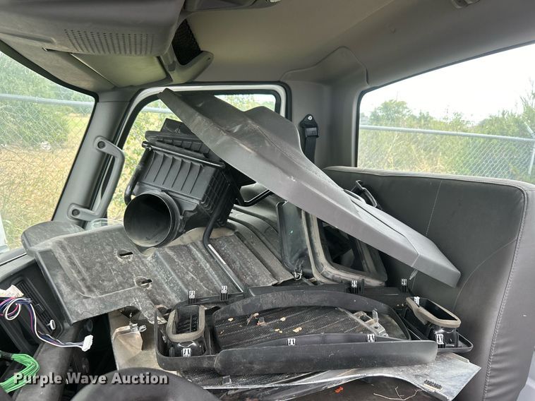 image for item DO7462 2022 International  MV607 truck cab and chassis