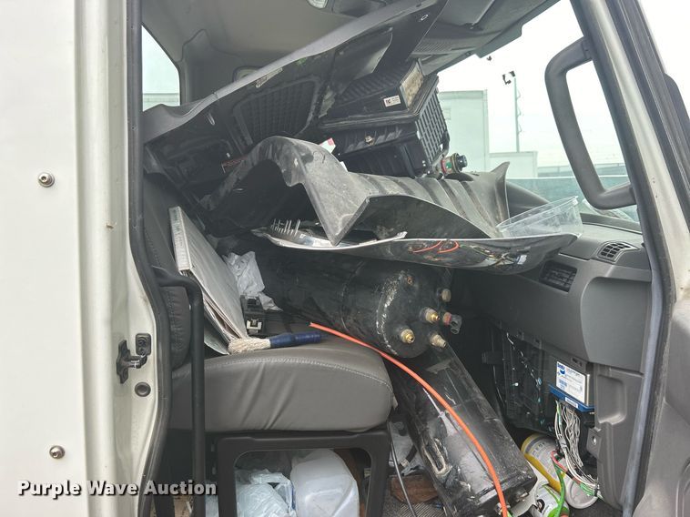 image for item DO7462 2022 International  MV607 truck cab and chassis