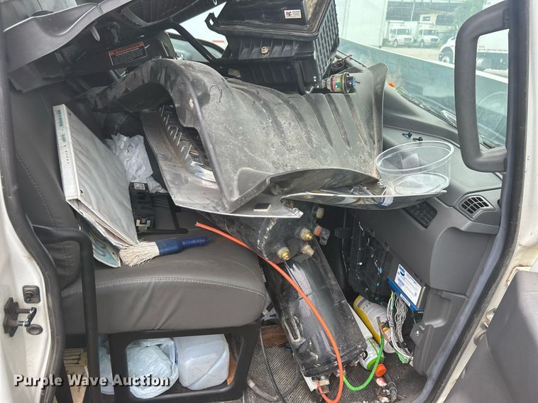 image for item DO7462 2022 International  MV607 truck cab and chassis