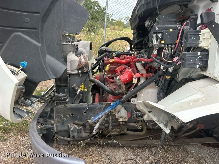 image for item DO7462 2022 International  MV607 truck cab and chassis