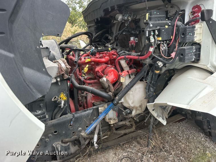 image for item DO7462 2022 International  MV607 truck cab and chassis