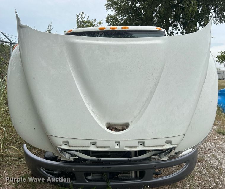 image for item DO7462 2022 International  MV607 truck cab and chassis