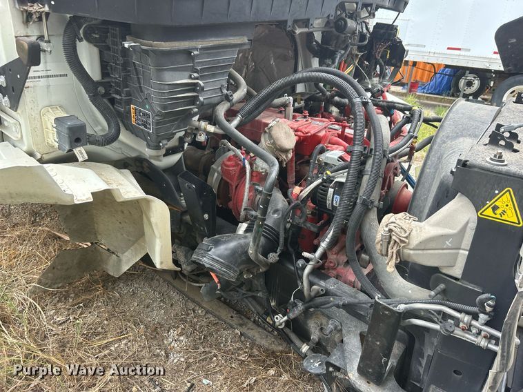 image for item DO7462 2022 International  MV607 truck cab and chassis