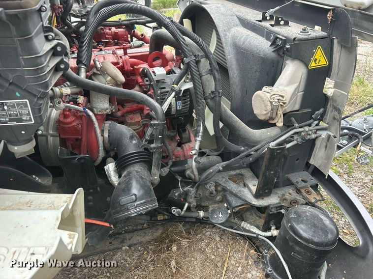 image for item DO7462 2022 International  MV607 truck cab and chassis