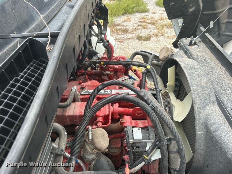 image for item DO7462 2022 International  MV607 truck cab and chassis