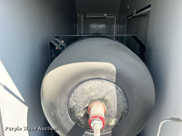 image for item DO7472 2017 Chevrolet Express G4500 shuttle bus