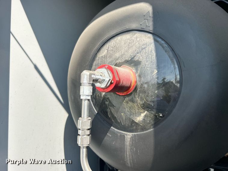 image for item DO7472 2017 Chevrolet Express G4500 shuttle bus