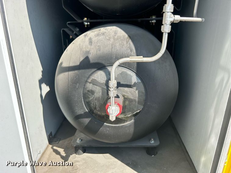 image for item DO7472 2017 Chevrolet Express G4500 shuttle bus