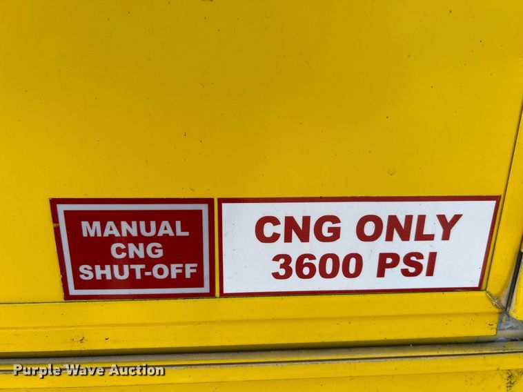 image for item DO7472 2017 Chevrolet Express G4500 shuttle bus