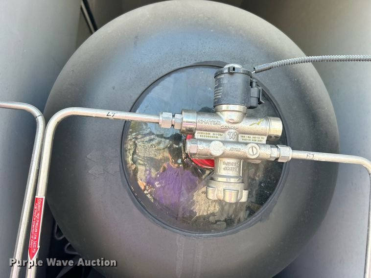 image for item DO7472 2017 Chevrolet Express G4500 shuttle bus