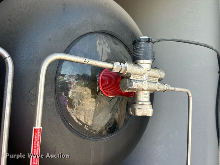 image for item DO7472 2017 Chevrolet Express G4500 shuttle bus