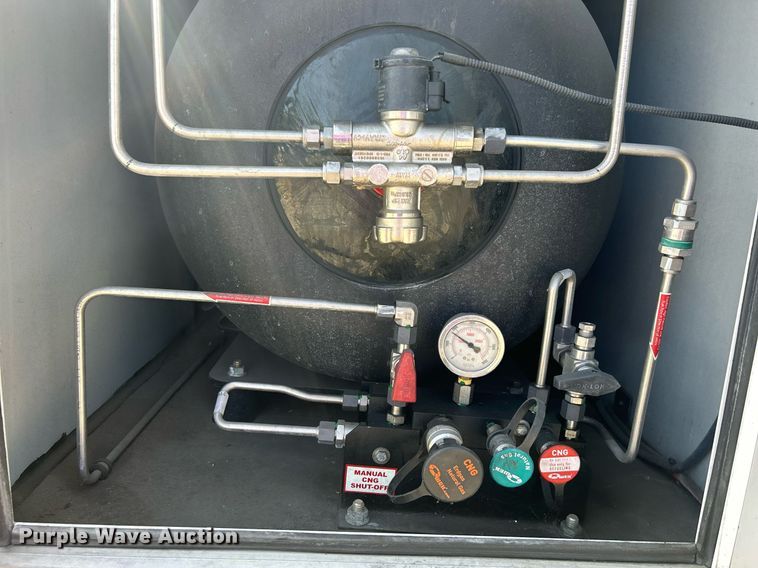 image for item DO7472 2017 Chevrolet Express G4500 shuttle bus