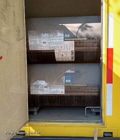 image for item DO7472 2017 Chevrolet Express G4500 shuttle bus