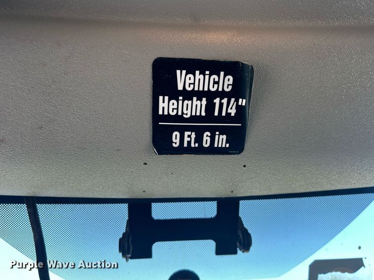 image for item DO7472 2017 Chevrolet Express G4500 shuttle bus