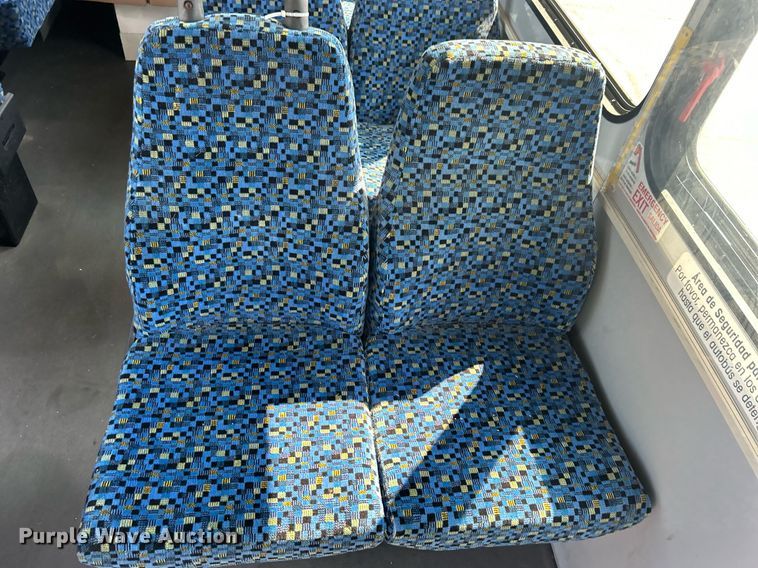 image for item DO7472 2017 Chevrolet Express G4500 shuttle bus