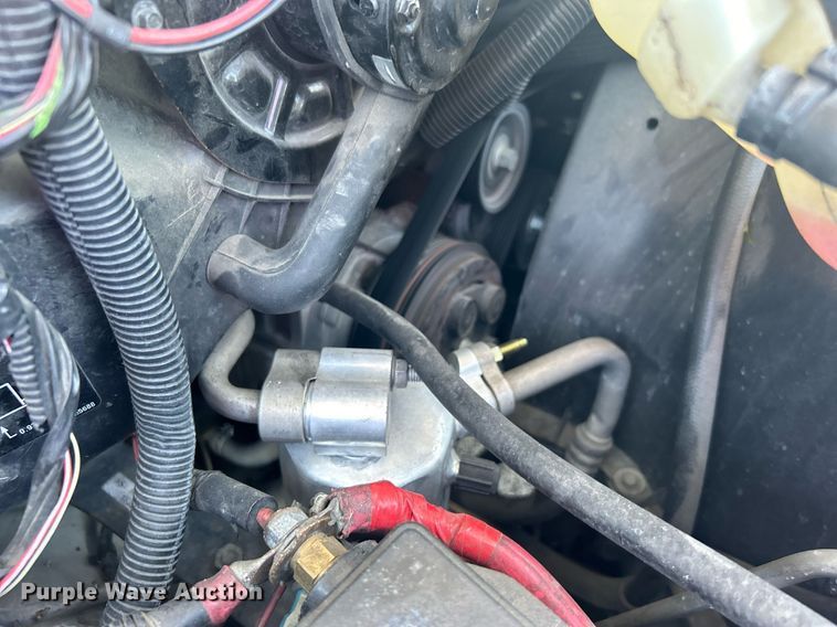 image for item DO7472 2017 Chevrolet Express G4500 shuttle bus