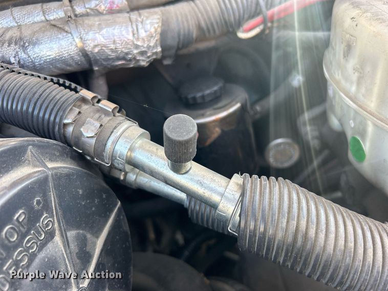 image for item DO7472 2017 Chevrolet Express G4500 shuttle bus