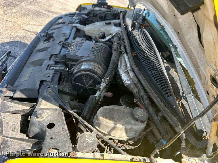 image for item DO7472 2017 Chevrolet Express G4500 shuttle bus