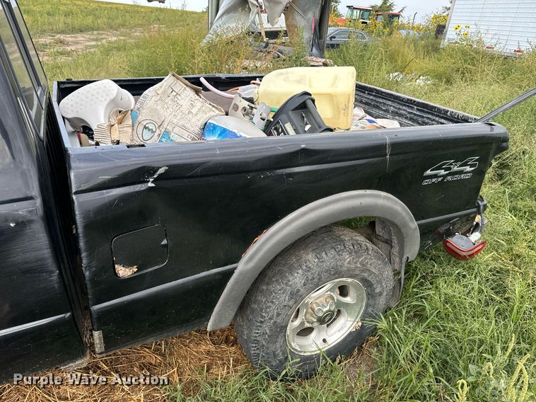 image for item DQ4381 2000 Ford Ranger XLT SuperCab pickup truck