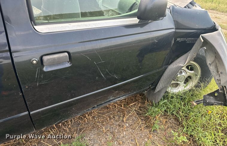 image for item DQ4381 2000 Ford Ranger XLT SuperCab pickup truck