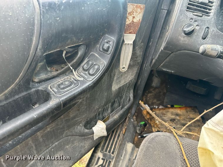 image for item DQ4381 2000 Ford Ranger XLT SuperCab pickup truck