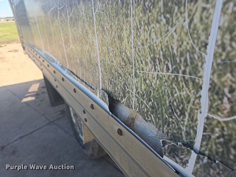 image for item DQ4611 2005 GMC W3500 box truck