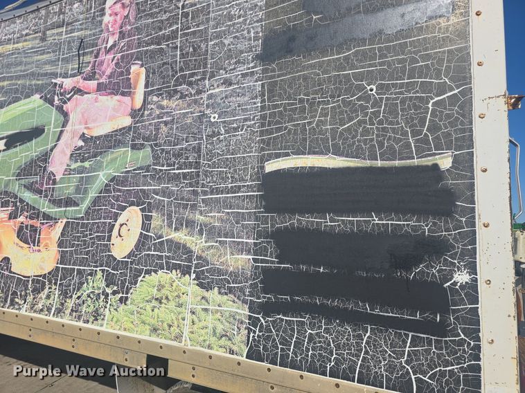 image for item DQ4611 2005 GMC W3500 box truck