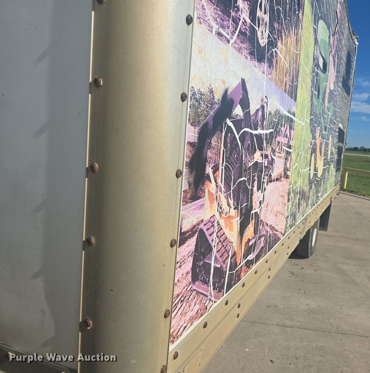 image for item DQ4611 2005 GMC W3500 box truck